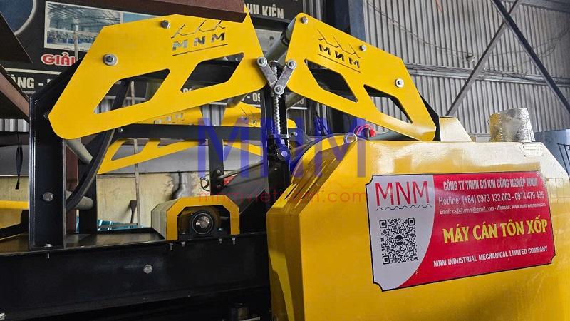 Đánh giá máy cán tôn tự động – Có đáng đầu tư không?