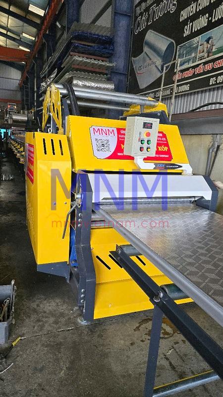 Đánh giá máy cán tôn tự động – Có đáng đầu tư không?