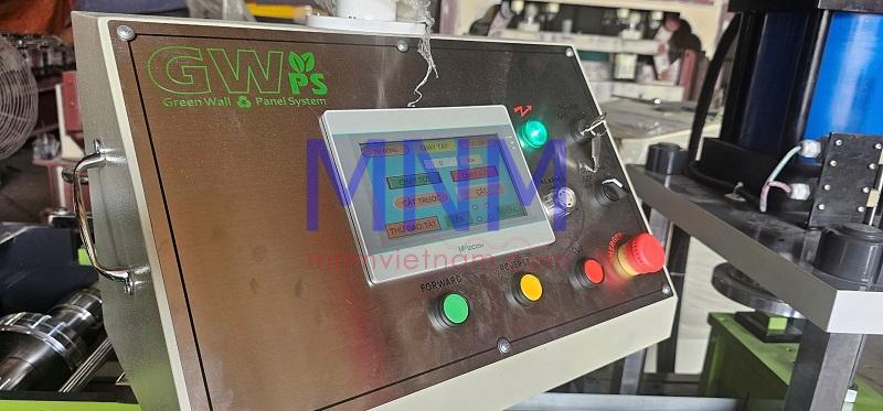 Giải thích về hệ thống điều khiển PLC trong máy cán tôn