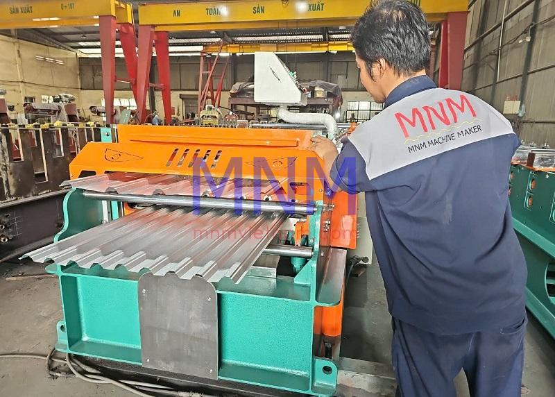 Sự khác biệt giữa máy cán tôn nhập khẩu và sản xuất trong nước