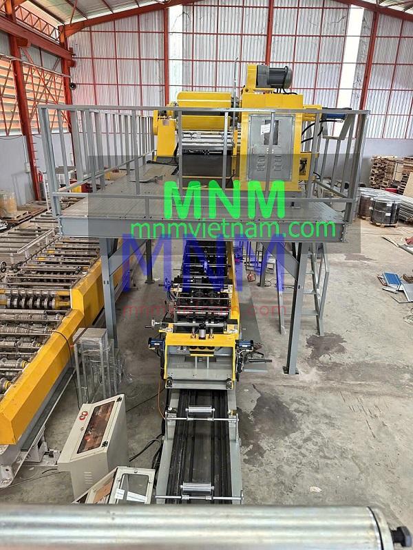 So sánh máy cán tôn MNM với các thương hiệu khác – Nên chọn loại nào?