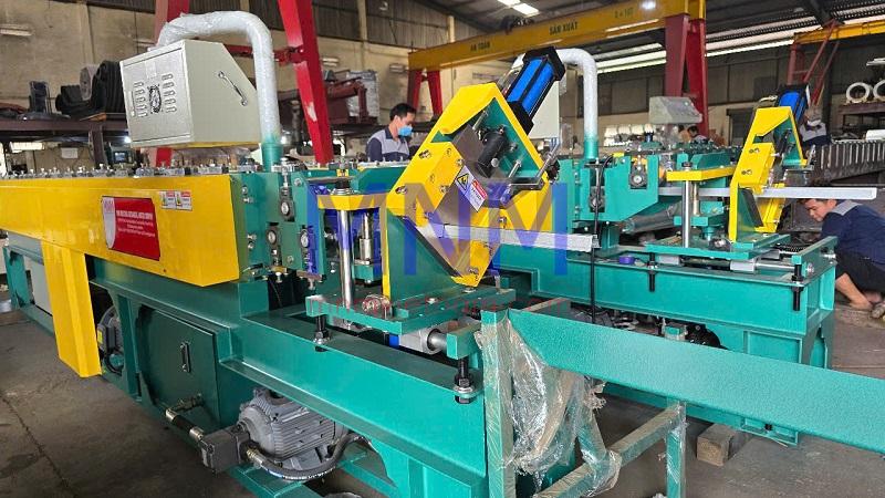 Tôn lạnh, tôn màu, tôn mạ kẽm – Nên chọn loại nào để cán?