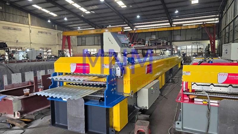 Ưu điểm vượt trội của máy cán tôn 2 tầng trong ngành xây dựng