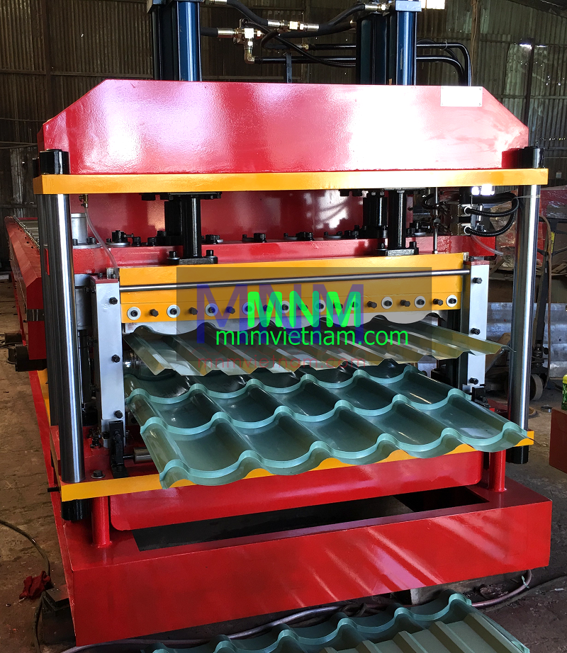 Câu chuyện khách hàng: Xưởng A tăng doanh thu 40% sau khi mua máy cán tôn từ MNM
